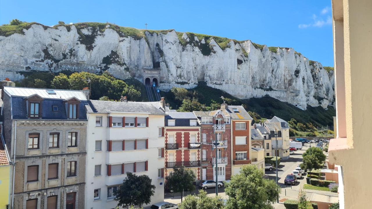 Residence Du Bord De Mer 9 Appartements Avec Une Vraie Vue Mer Le Tréport Exterior foto